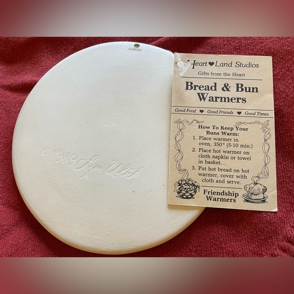 Vintage Heart Land Studios Bread & Bun Warmer NWT - Picture 3 of 5
